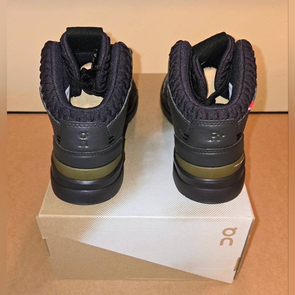 🆕 ON Cloud Women's 6.5 - The Roger Clubhouse Sansa Mid - Black - MSRP $170 - Picture 7 of 14